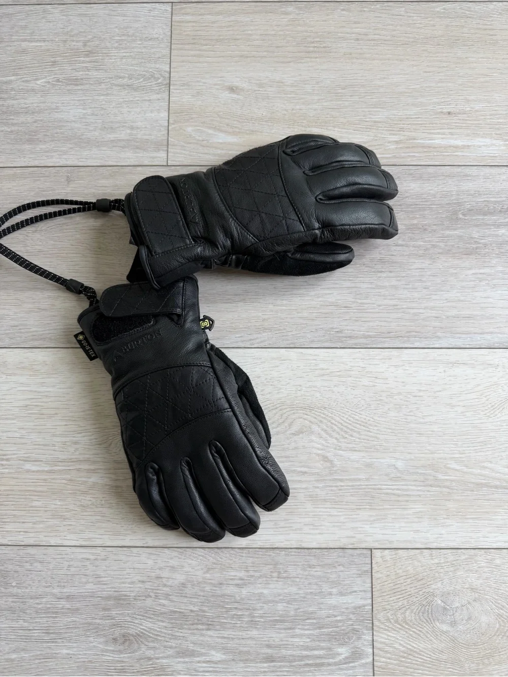 Burton Women's Gore-Tex Gondy Gloves size medium